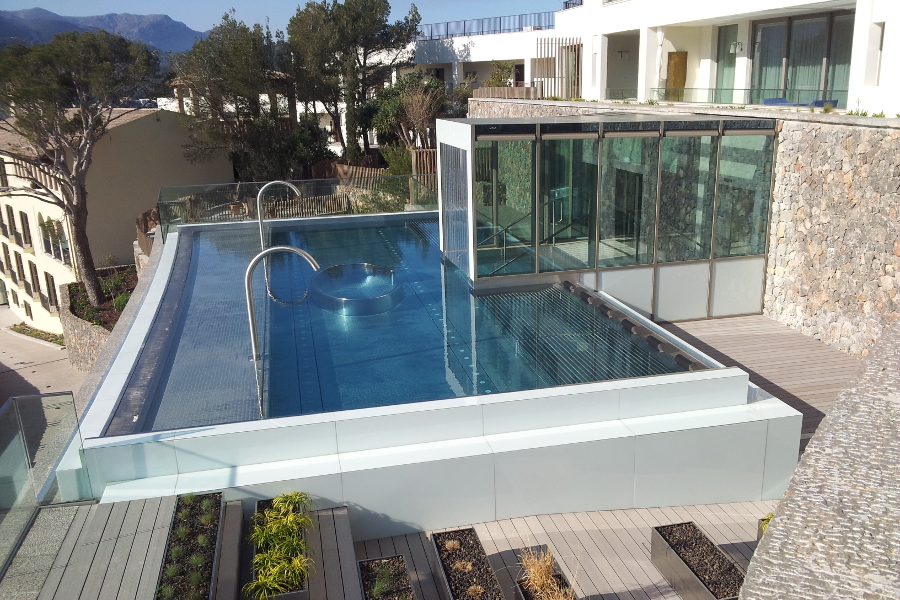 JUMEIRAH Hotel Resort & Spa, Port Soller - Mallorca, Spanien: Außenbecken mit Whirlliege